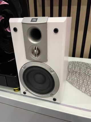 Altavoces JBL Activos Bluetooth Blancos