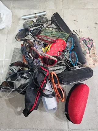 Lote de gafas de sol y graduado