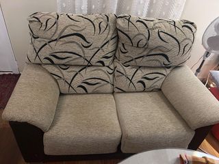 Dos sofás 3 por 2 beige y marrón