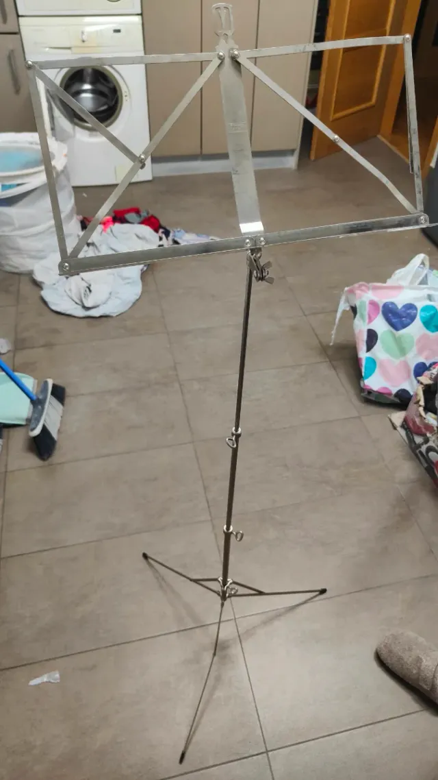 Atril de música metálico plegable