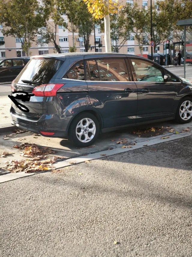 Ford Grand C-MAX 2012