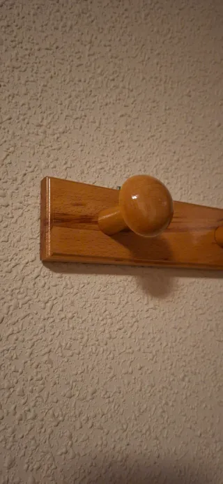 Appendiabiti da parete in legno