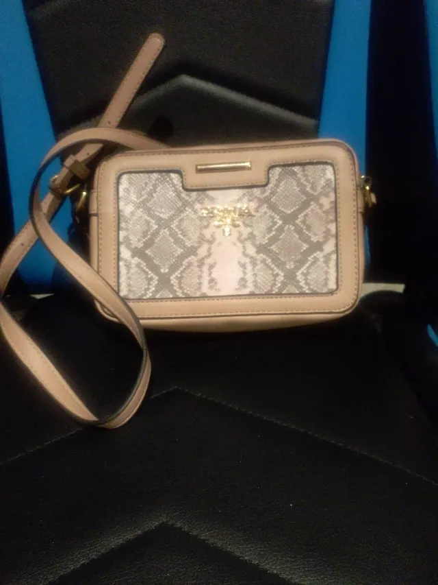 Bolso Beige y Multicolor con Diseño Serpiente