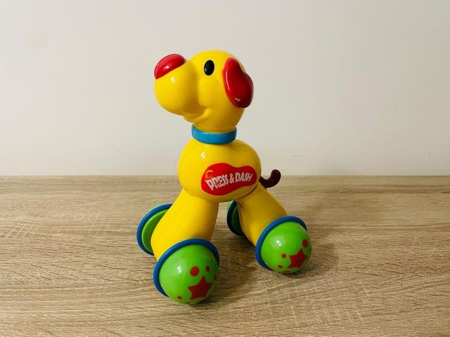 Perrito Juguete Presiona y Corre Amarillo