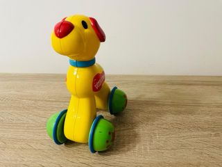 Perrito Juguete Presiona y Corre Amarillo
