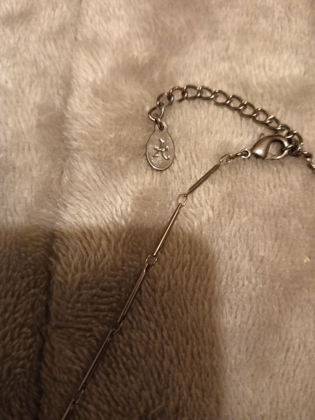 Colar Prateado Estilo Folha