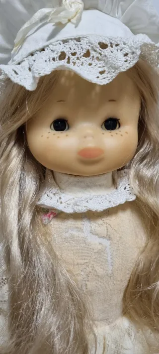 Vecchia Bambola Belter di Famosa