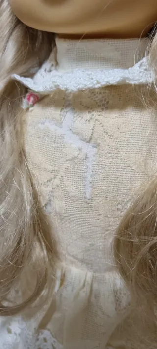 Vecchia Bambola Belter di Famosa