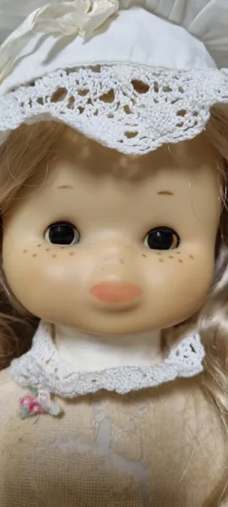 Vecchia Bambola Belter di Famosa