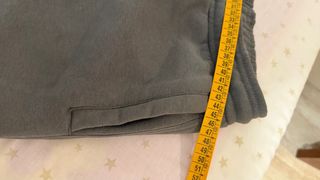 Pantalones de chándal gris, negro.  12€ los tres