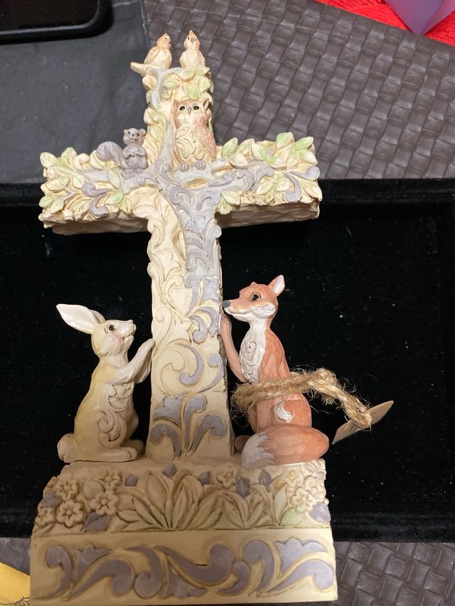 Figura Cruz Jim Shore Vida Animales