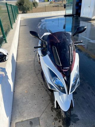 Kymco Xciting 500.