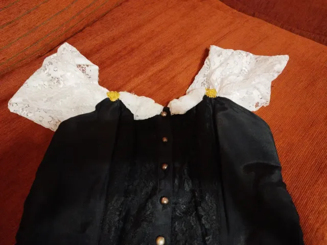 Disfraz corpiño negro y blanco