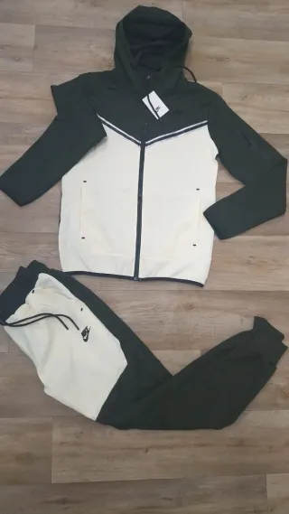 Conjunto Nike Hombre Beige y Verde