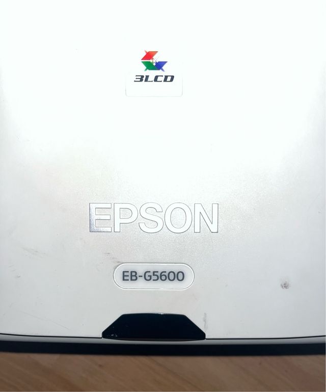Proyector Epson EB-5600