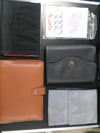 Portalibretti porta documenti auto