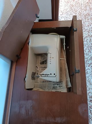 Macchina per cucire Singer 700/720 con mobile