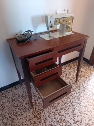 Macchina per cucire Singer 700/720 con mobile
