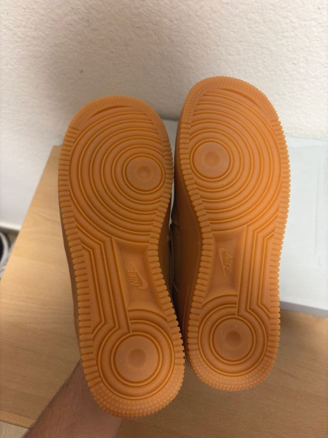 Nike Air Force 1 x Supreme Marrones Talla 39