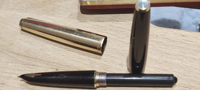 Penna stilografica Parker 61 Deluxe nera