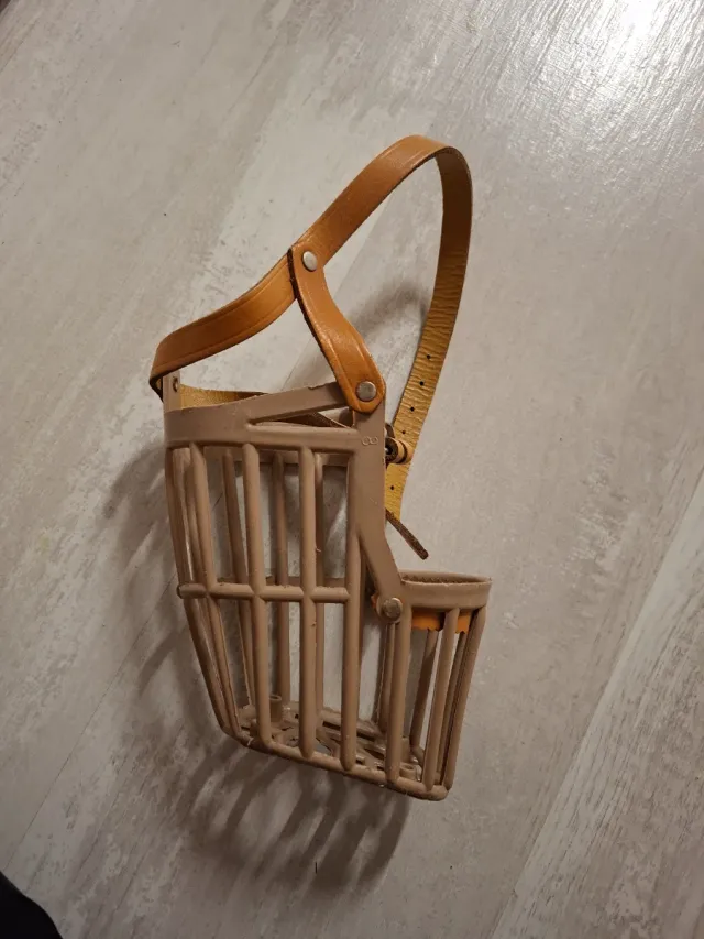 Bozal para perro de cuero