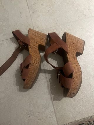 Sandalias Bimba y Lola tacón madera rosa 38