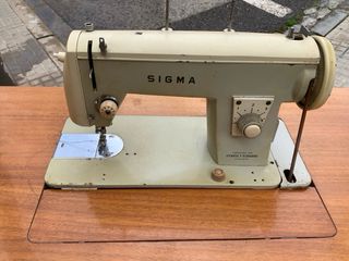 Máquina de coser Sigma antigua