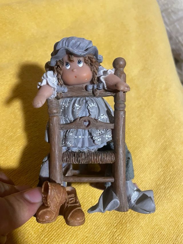 Figura niña Cuqui artesanal a mano años 80