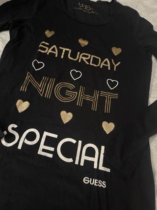 Camiseta Guess Negra y Dorada