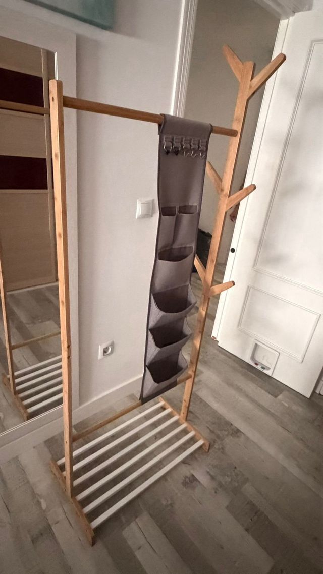 appendiabiti per camera 