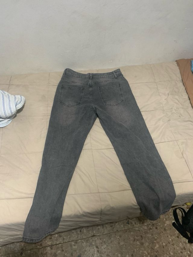 Pantalón baggy gris