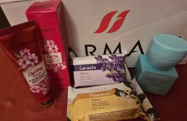 Set di cura del viso Farmasi