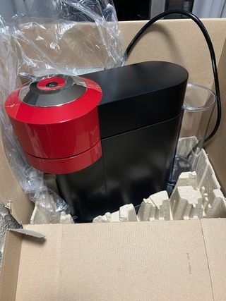 Cafetera Nueva Nespresso Vertuo Next Roja