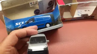 2 Furgoni a Scala 1:43 Fiat e Renault