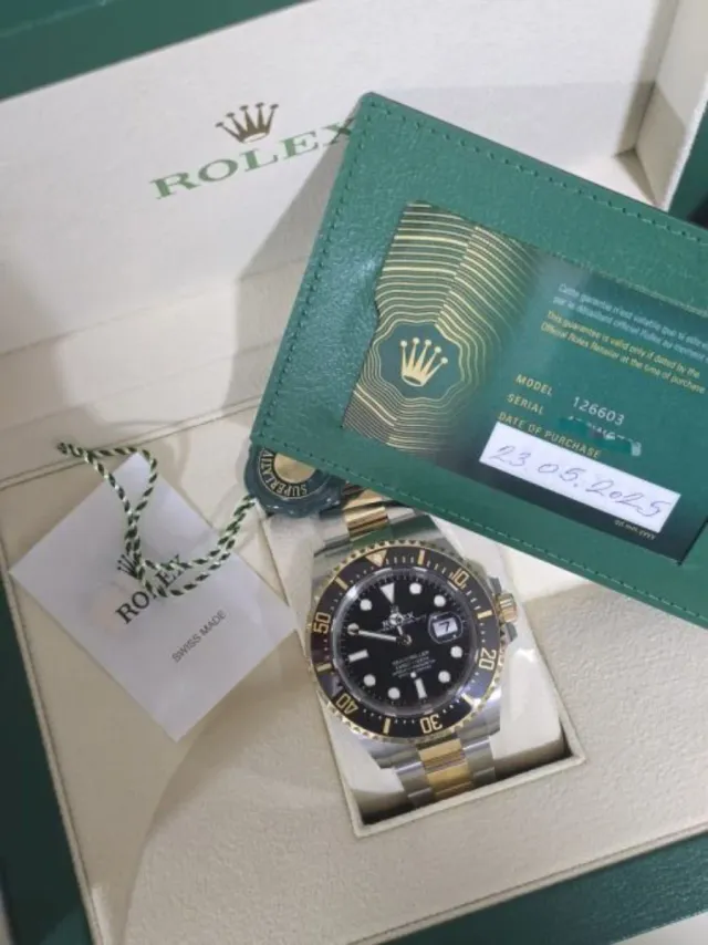 Rolex Sea Dweller 126603 Negro/Dorado