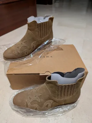 Botín serraje cowboy Zara marrón