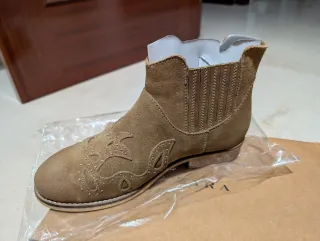 Botín serraje cowboy Zara marrón