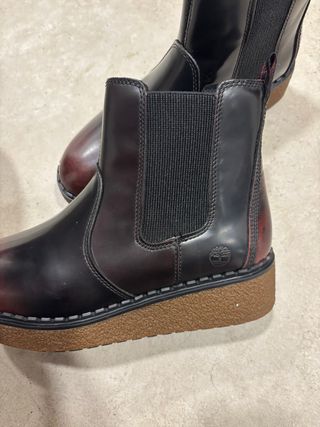 Botas Timberland negras y rojas