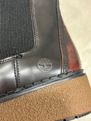 Botas Timberland negras y rojas