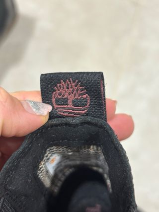 Botas Timberland negras y rojas