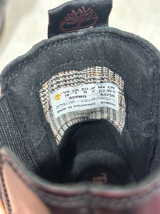 Botas Timberland negras y rojas