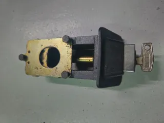 Cerradura Asiento Vespa con Llave