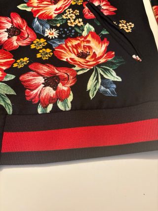 Chaqueta Stradivarius flores