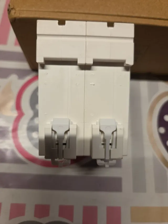 Magnetotérmico 125A DC EARU DZ47B-125