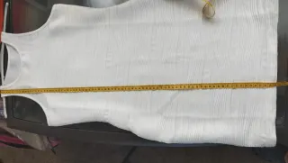 Vestido blanco sin mangas para evento