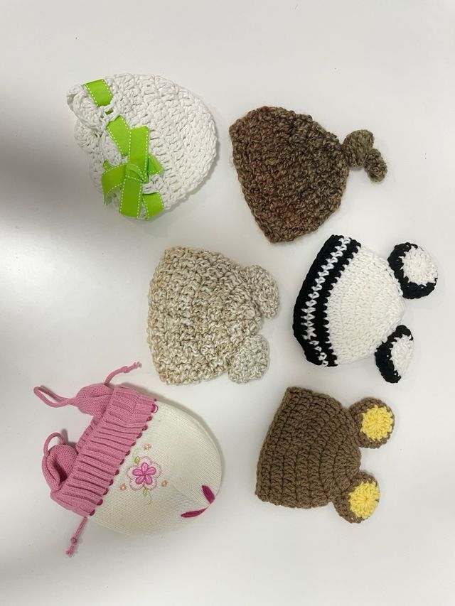 Gorros y manoplas de bebé crochet
