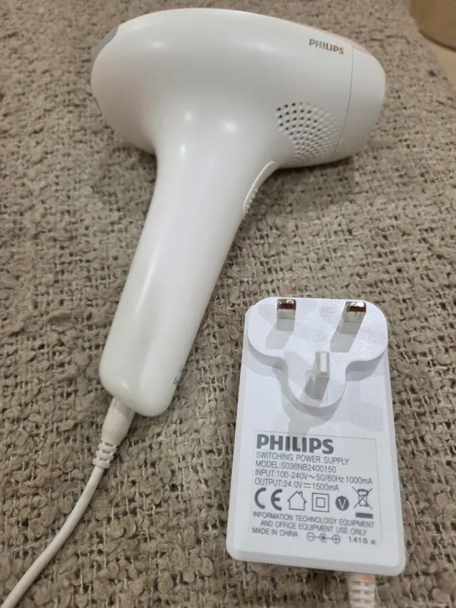 Depiladora Philips Lumea Essential Blanca