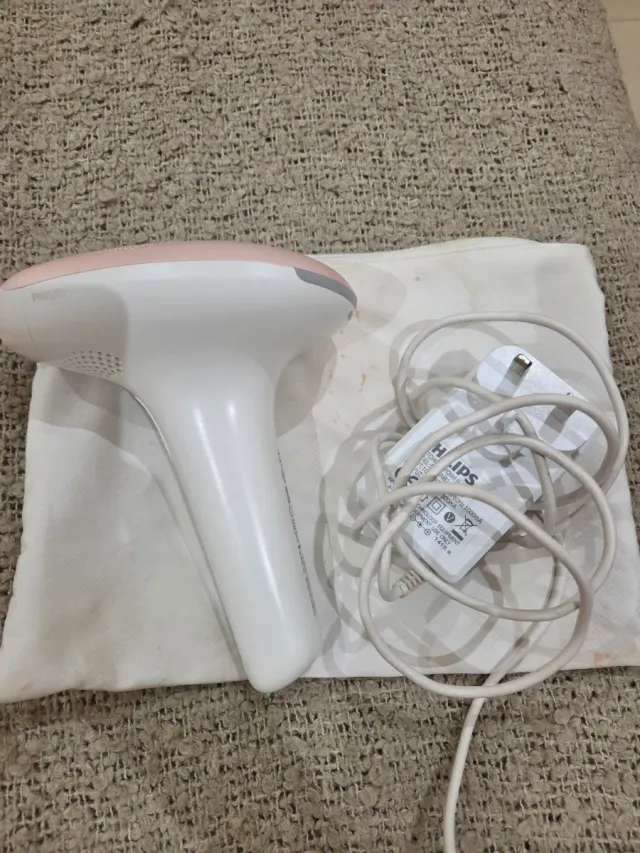 Depiladora Philips Lumea Essential Blanca