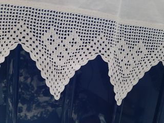 Tenda di lino con pizzo artigianale all'uncinetto