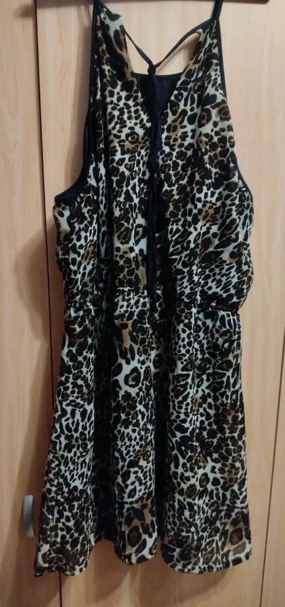 Vestido corto leopardo tirantes